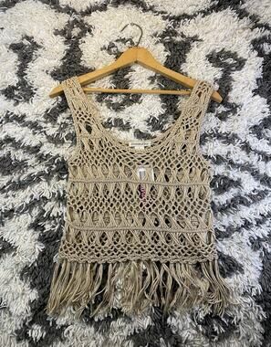 Demanding Women's Beige Crochet Fringe Hem Wide Strap Scoop Neck Tank Top S